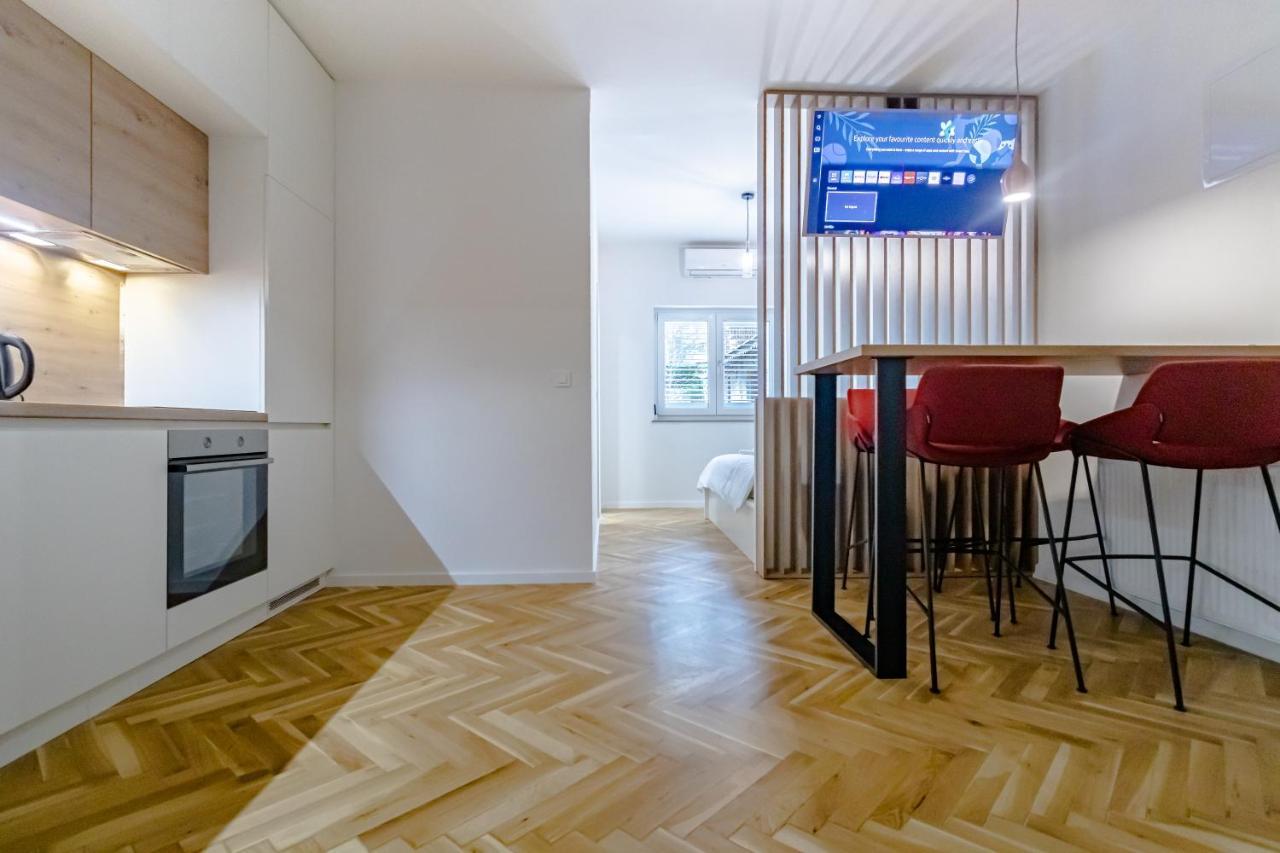 Tkalcha Studio Deluxe Apartman Zágráb Kültér fotó